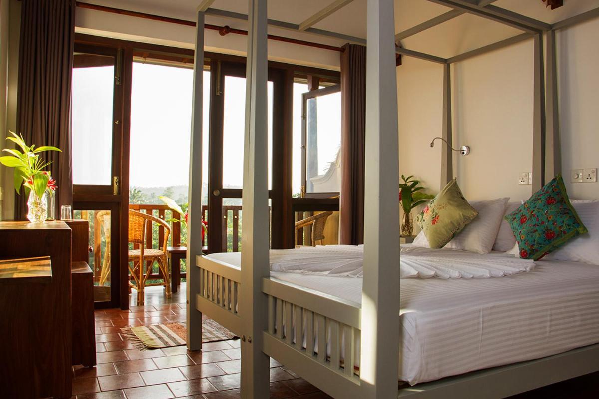 Sri Yoga Shala Bed & Breakfast Унаватуна Екстериор снимка